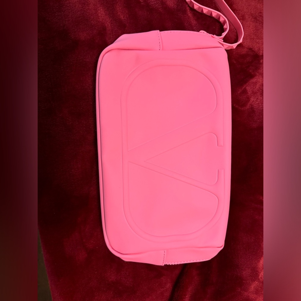 Valentino Pouch